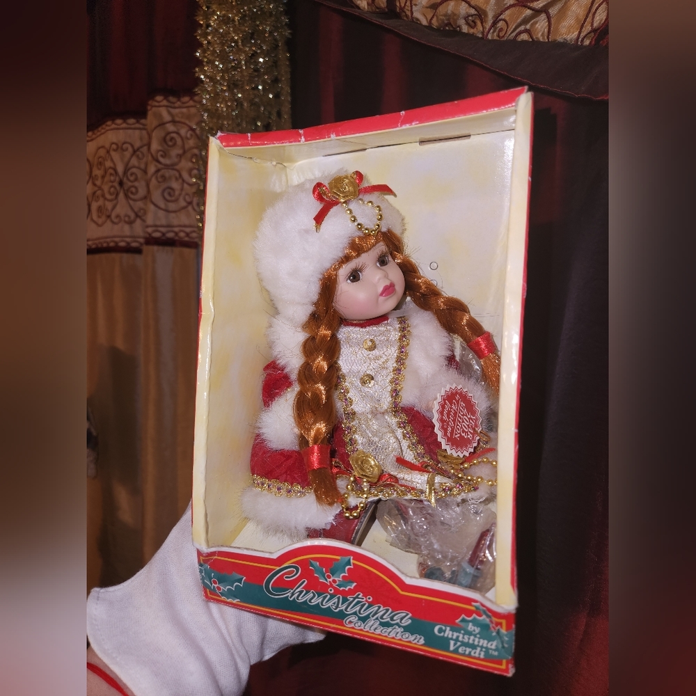 PORCELAIN DOLL-2003 LIMITED EDITION CHRISTMAS DOLL  Gift